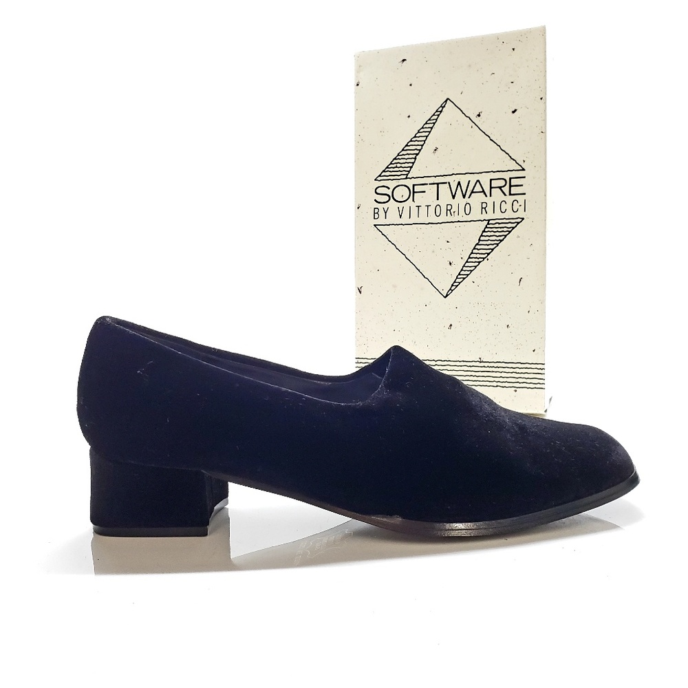 Vittorio Ricci Black Velvet Pump, Size 8.5